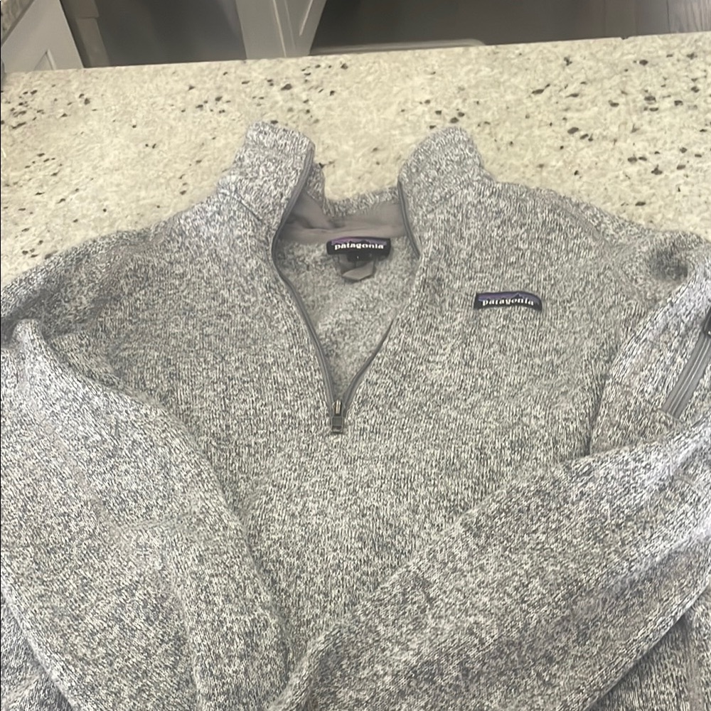 Patagonia Heathered Gray Quarter Zip, women’s size large